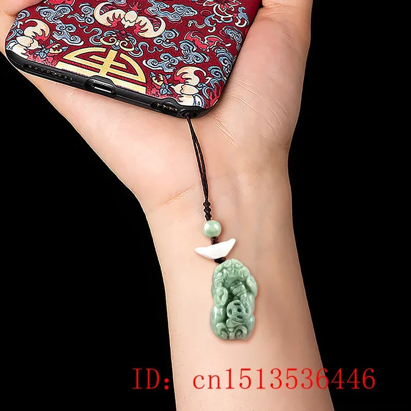 Burmese Emerald Pixiu Yuanbao  – Men Fashion Key Bewertung und Preis